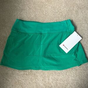 Lululemon kelly green pace rival skirt size 4
